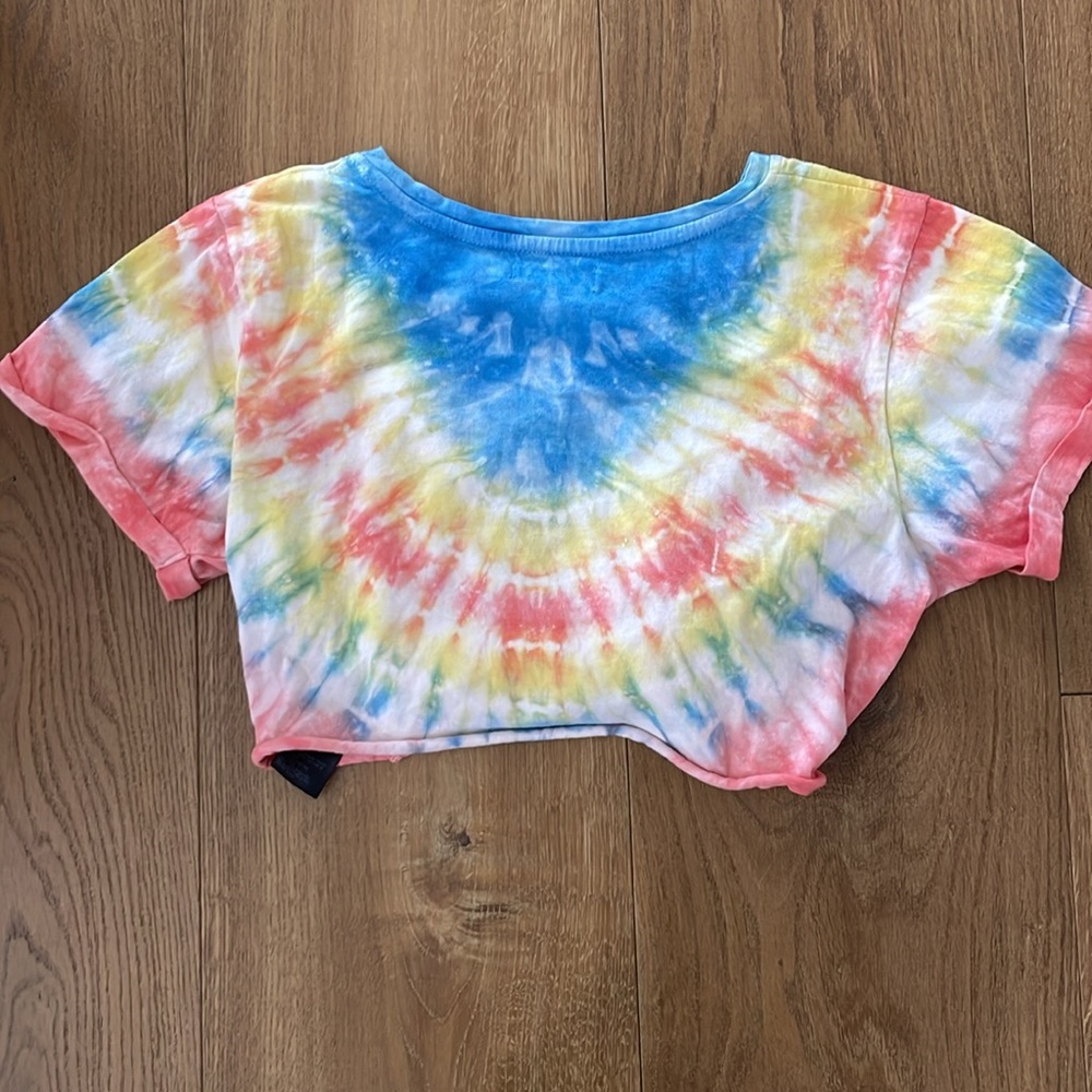 BDG XS Tie Dye Cropped with front knot, Tshirt - Picture 2 of 3
